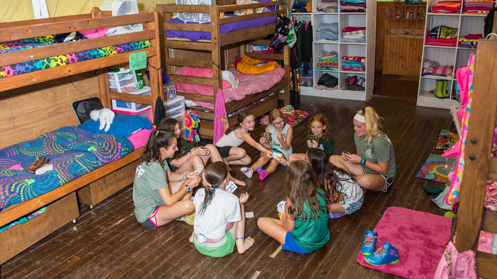 girls-cabin-overhead